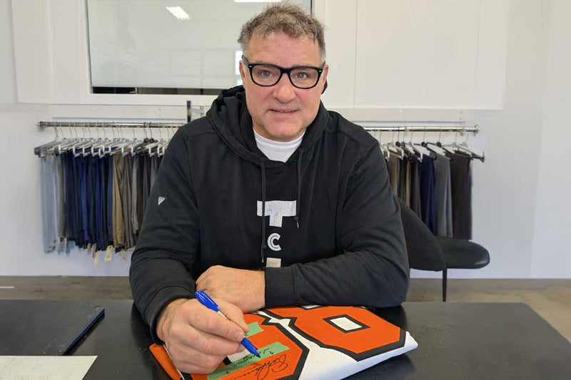Eric Lindros signing autographs at private signing event Toronto, April 2026