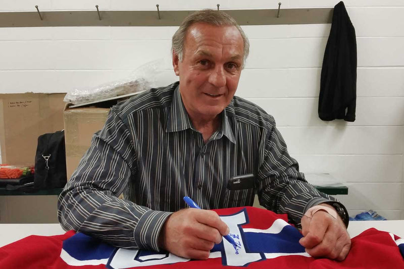 Guy Lafleur signing autographs at the Summit Show, Sherwood Park, Alberta, May 2015