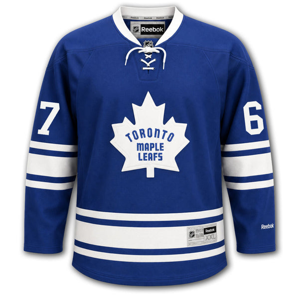 Front of Toronto Maple Leafs autographed 1967 Stanley Cup team signed Reebok jersey