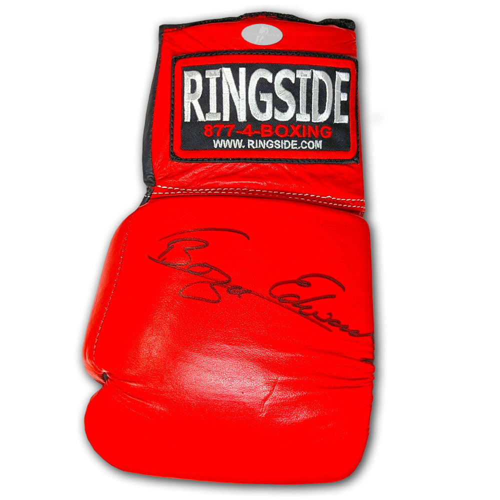 Gant de boxe autographié Cornelius Boza-Edwards au bord du ring