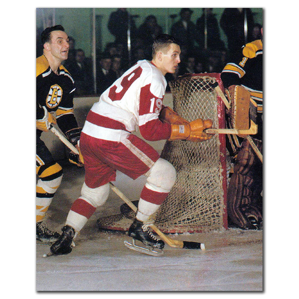 Paul Henderson Pre-Order Detroit Red Wings Autographed 8x10 (2)