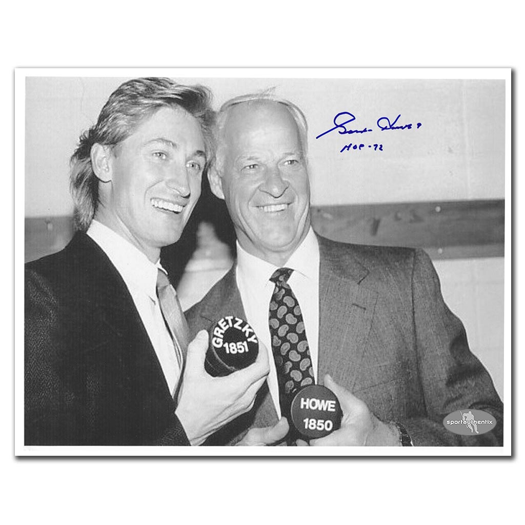 Gordie Howe autographed 8x10 photo with Wayne Gretzky celebrating the 1851st NHL career point milestone
