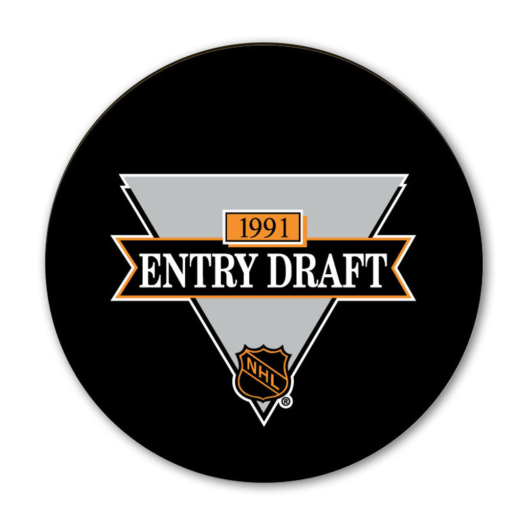 Marcel Dionne Pre-Order Detroit Red Wings Autographed Puck - SportAuthentix