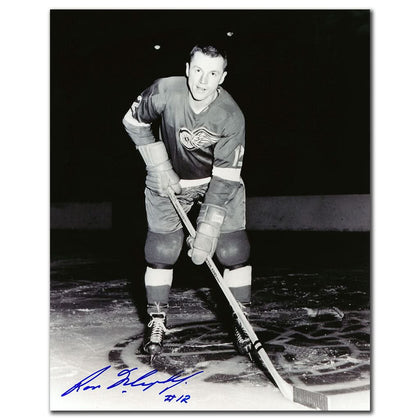 Ron Murphy Detroit Red Wings signed 8x10 action photo, autograph visible on glossy print—perfect display piece for collectors.