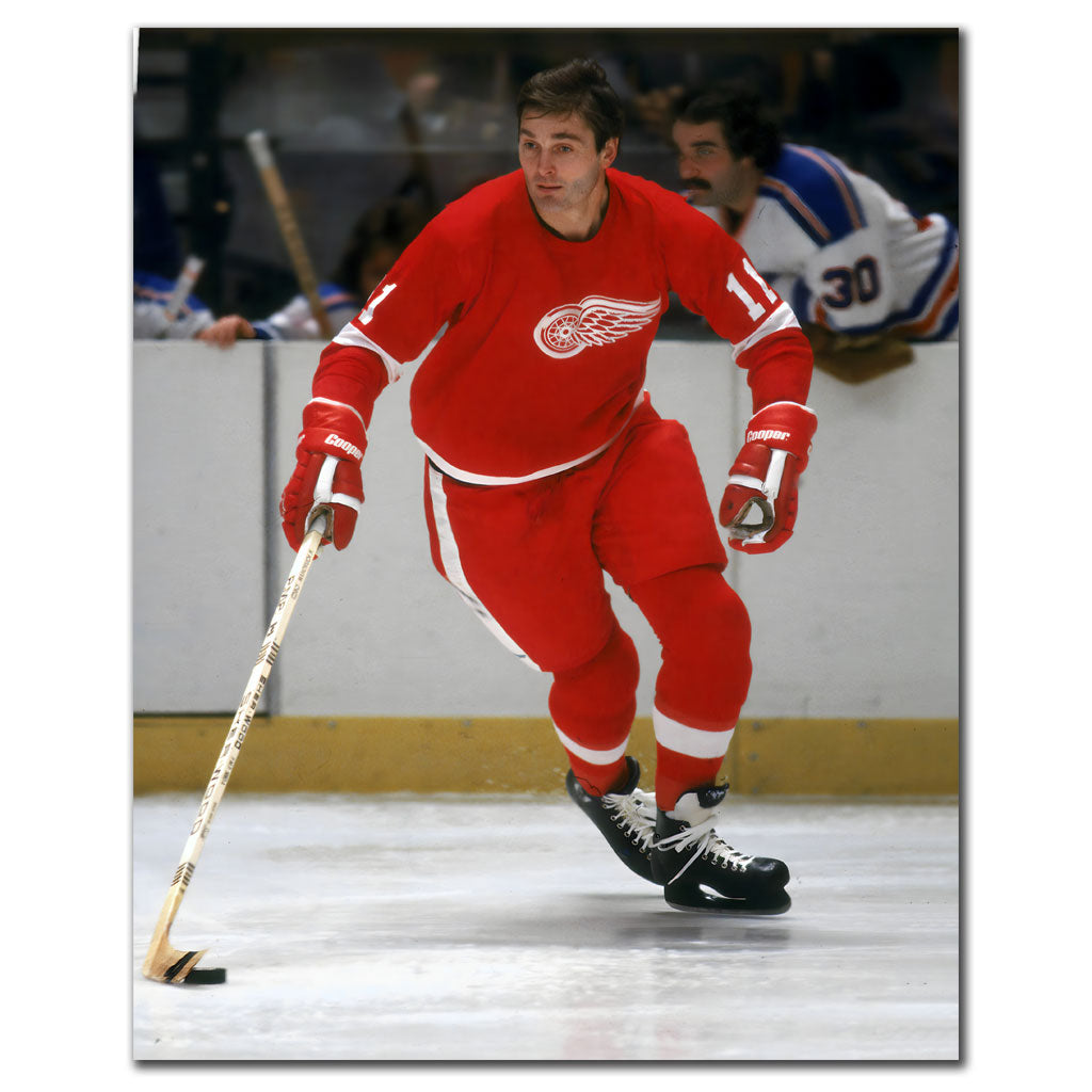 Pete Mahovlich Pre-Order Detroit Red Wings Autographed 8x10 (2)