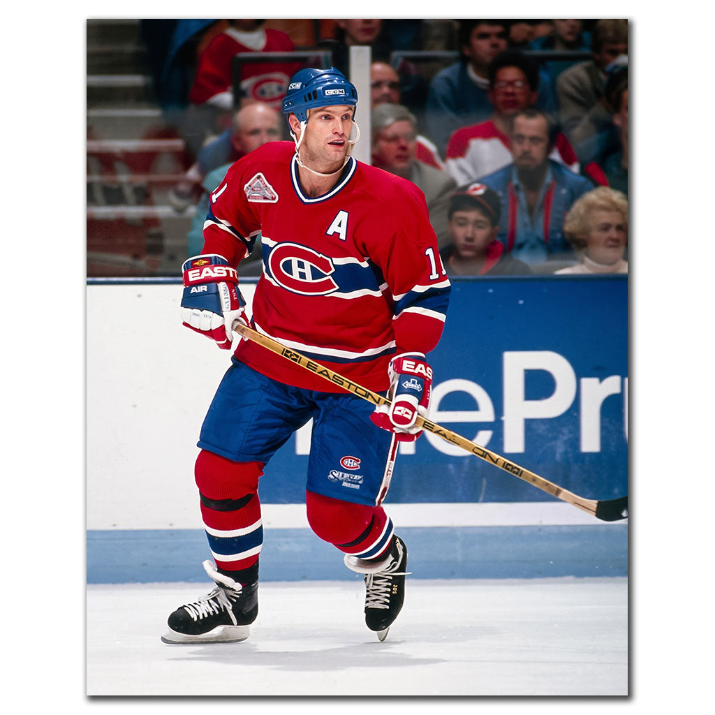 Kirk Muller skating in a red Montreal Canadiens uniform