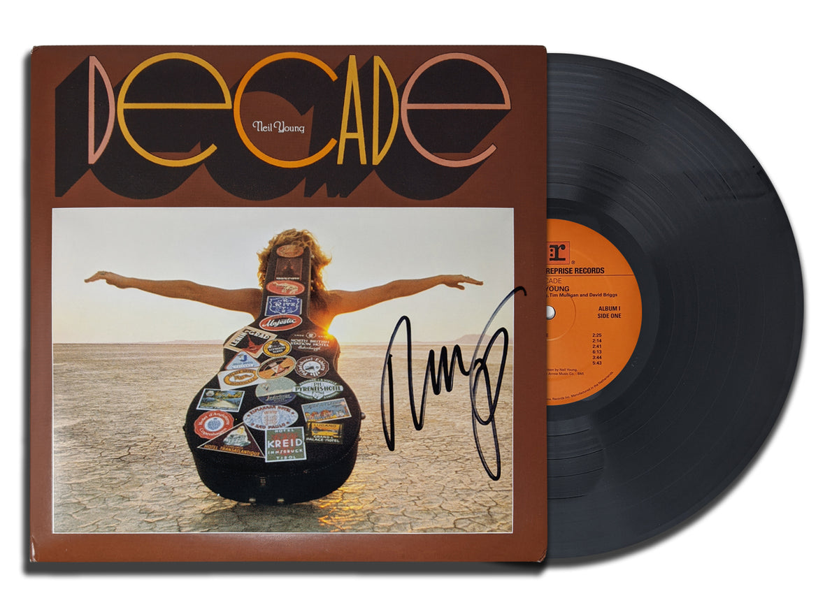 Neil Young a signé l'album vinyle autographié DECADE LP JSA COA