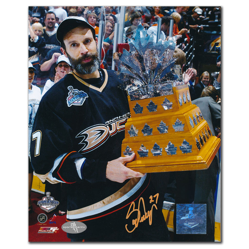 Scott Niedermayer autographed Anaheim Ducks 8x10 photo holding 2007 Conn Smythe Trophy