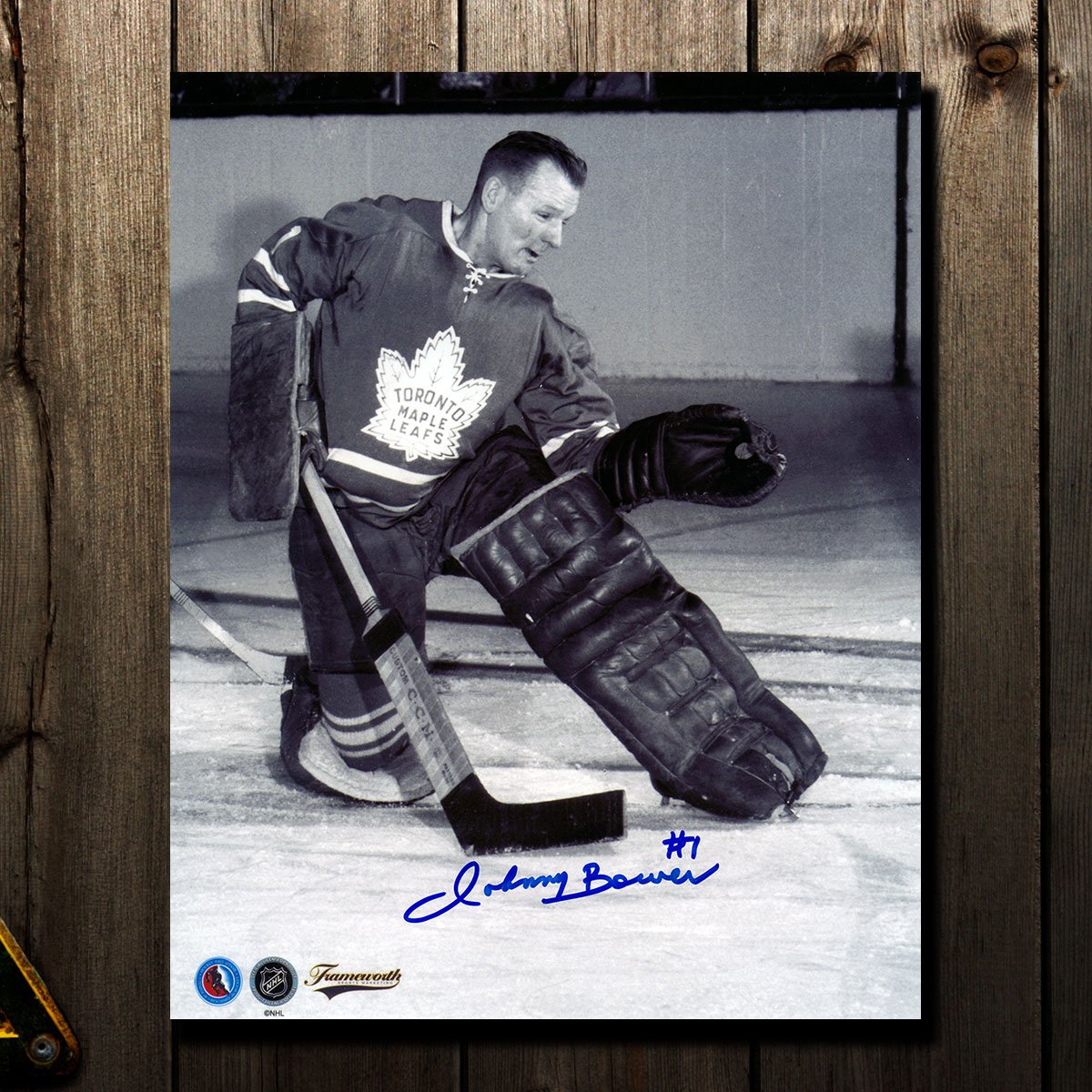 Johnny Bower Toronto Maple Leaf GANT SAVE Autographié 8x10